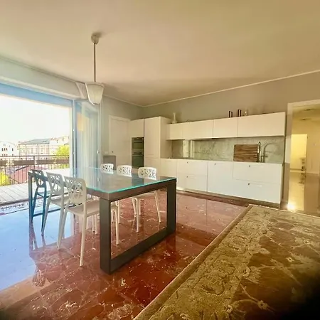 Centro Storico Grande Casa Moderna דירה *